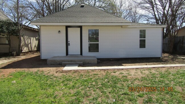 Primary Photo - Historic Lawton Home. Newly renovated. Eas...