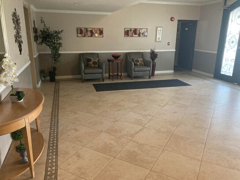 Building Photo - 11252 Peach Grove St