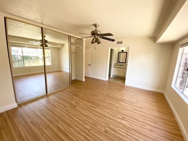 Building Photo - 3126 E Fox Run Way