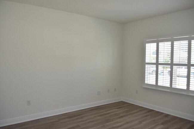 Building Photo - 173 Picnic Pl