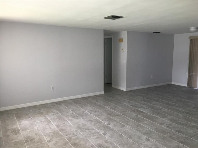 Building Photo - 3633 Cockatoo Dr