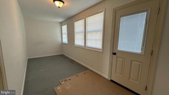 Building Photo - 165 Ammon Rd