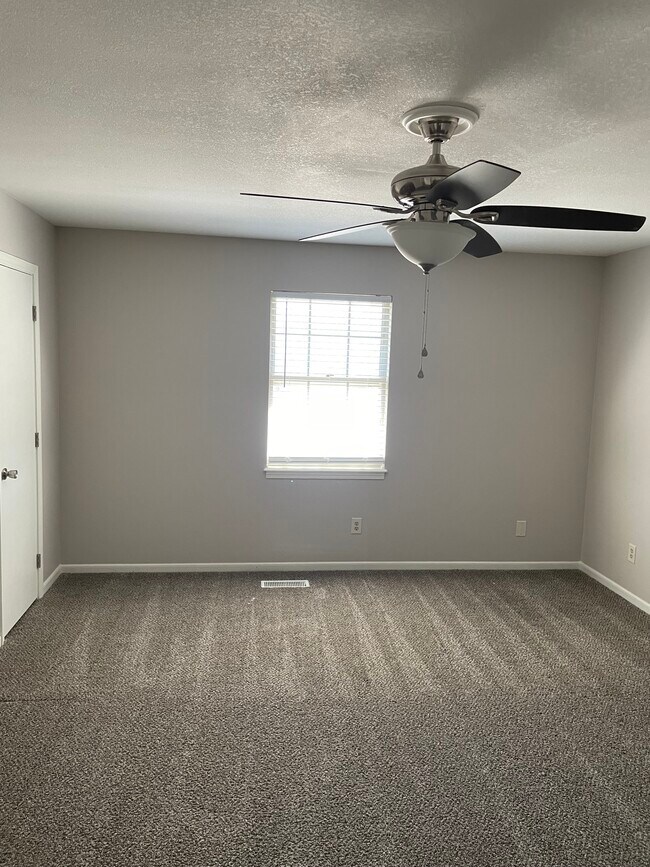 Building Photo - 5617-5623 NW 66th Terrace