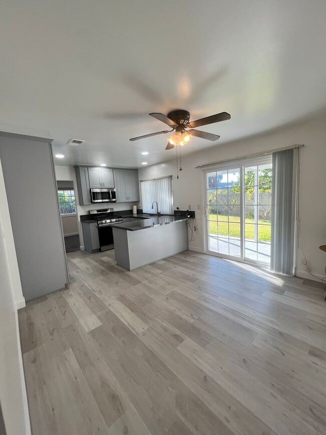 Building Photo - Spacious 2-Story House in Whittier