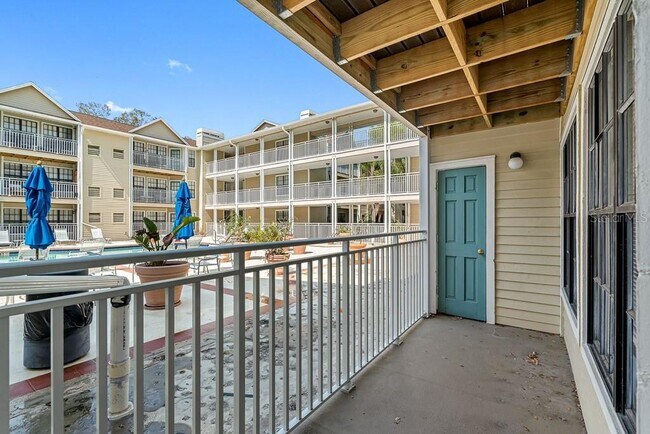 Building Photo - 1000 W Horatio St