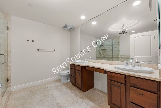 Building Photo - 12044 Hoffman St