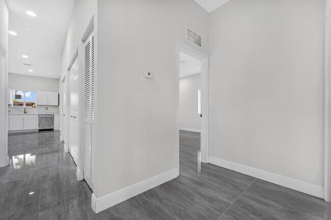 Building Photo - 5250 SW 18th St