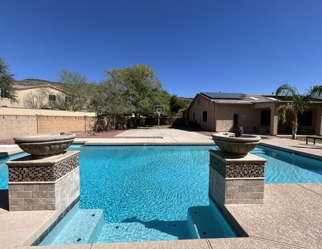 Building Photo - 26041 N Fernbush Dr