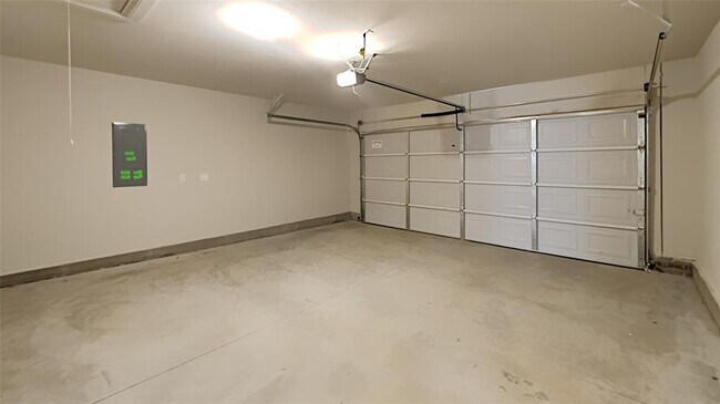 Building Photo - 5520 Cheyenne Rd