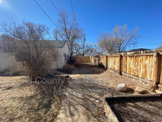 Building Photo - 260 N 7th St