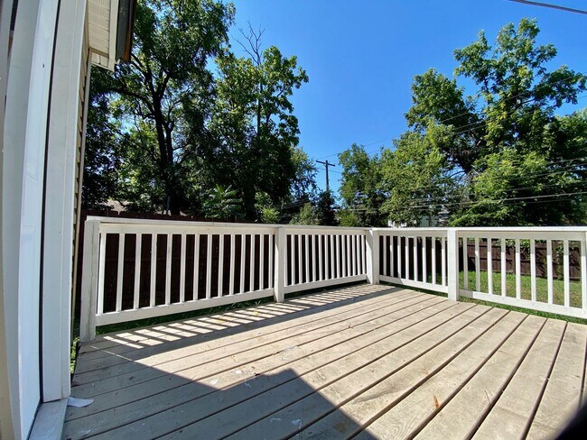 Building Photo - Beautifully Updated 4 Bed 2 Bath Home!