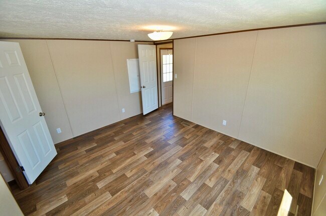 Building Photo - 25 Road 5608