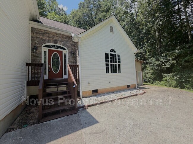Building Photo - 214 Farmington Trce