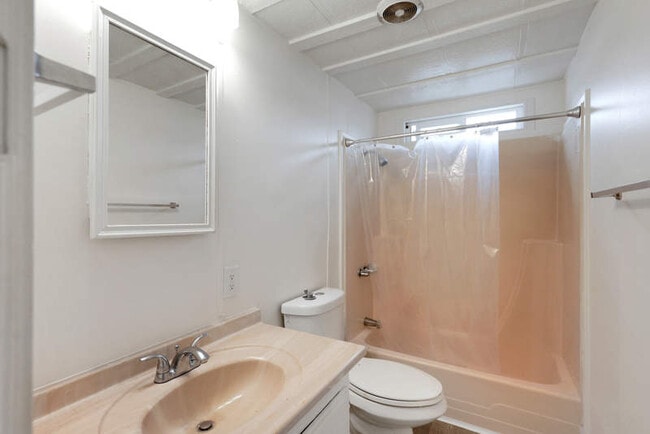 Building Photo - 325 3rd Ave