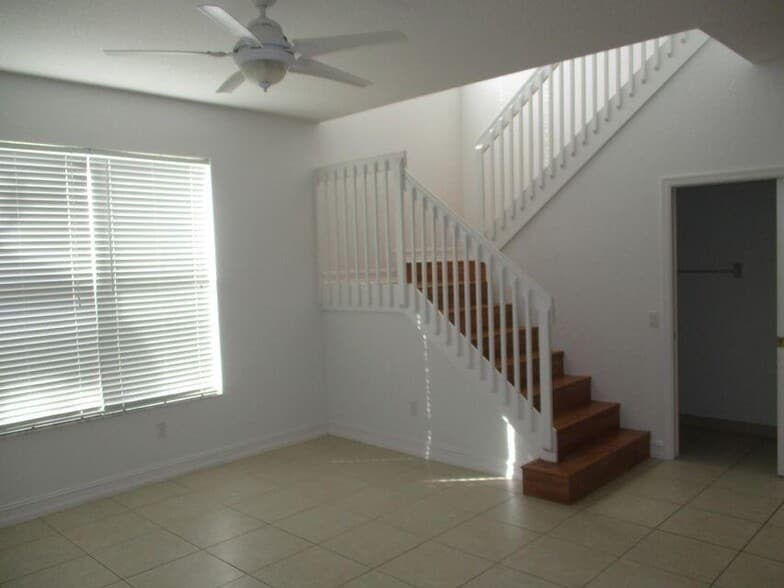 Building Photo - 8887 Chestnut Ridge Way