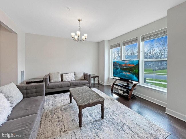 Building Photo - 221 Red Oak Ridge Pl