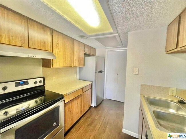 Building Photo - 118 Sherwood Dr