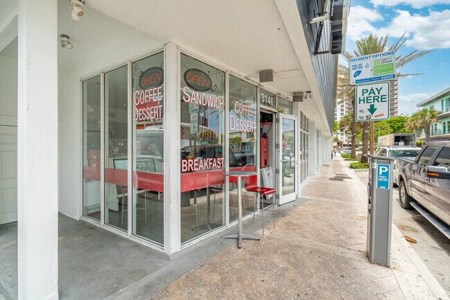 Building Photo - Beachfront Bloo's -2 Units-Ocean View Balc...