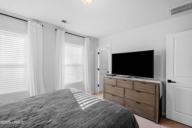 Building Photo - 95 Chestnut St