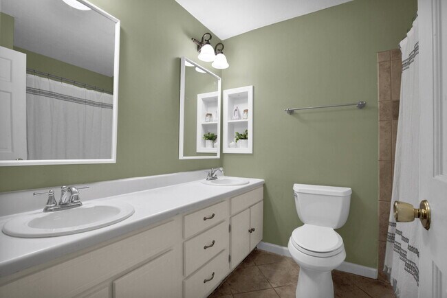 Building Photo - Huntington Park Home