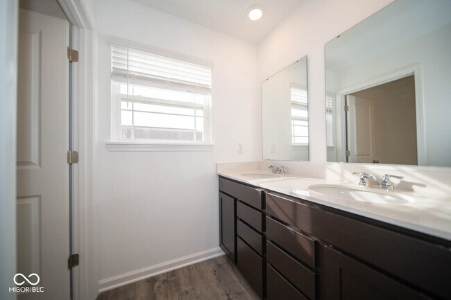 Building Photo - 60 Varner Dr