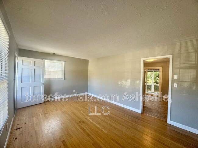 Building Photo - 1614 Brevard Rd