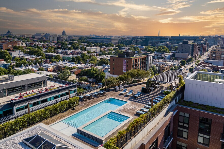 Building Photo - 600 H St NW