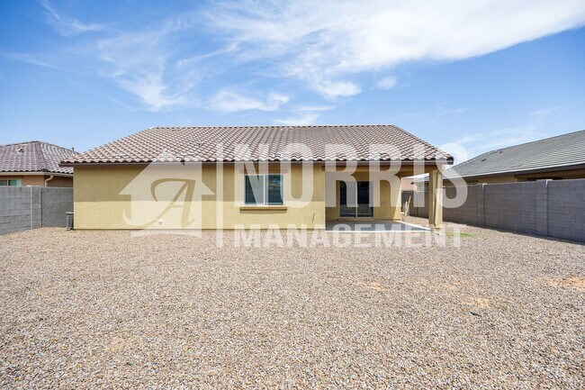 Building Photo - Very Nice Home in a Great Location