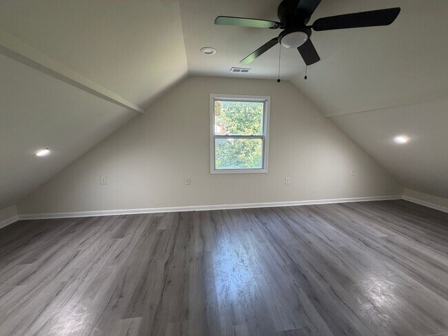 Building Photo - 13091 Lakeridge Dr