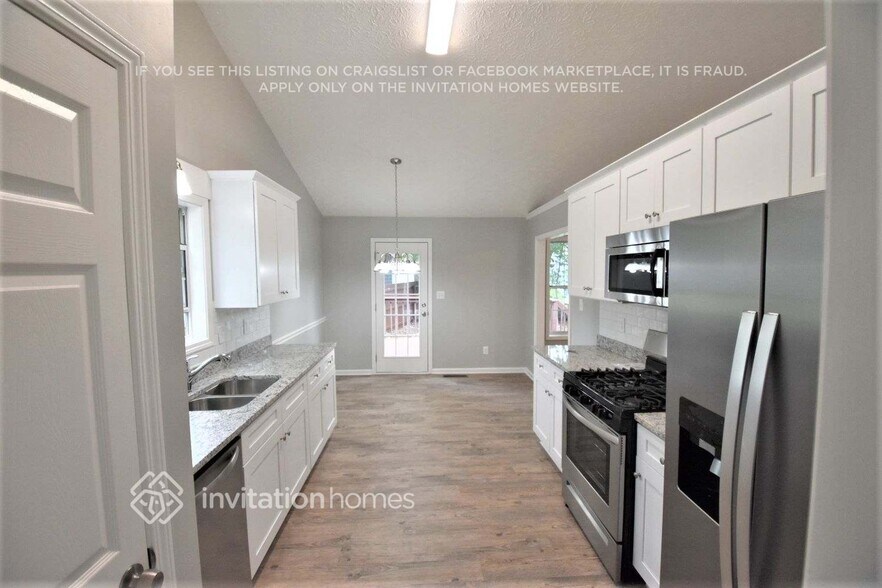 Building Photo - 550 Elizabeth Heights NE