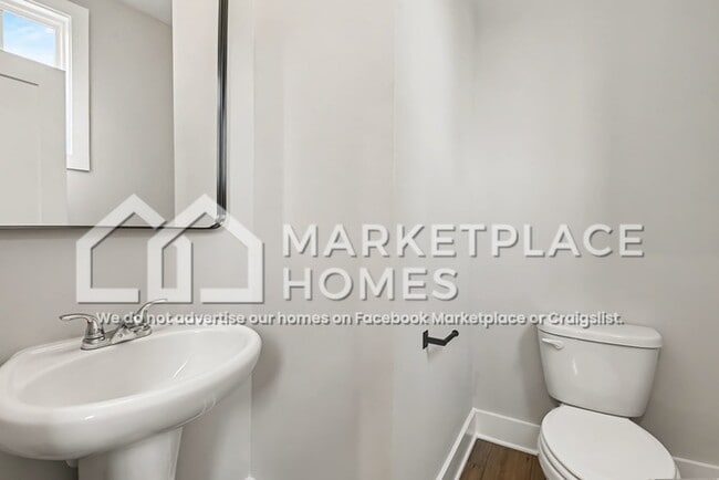 Building Photo - 1376 Cozy Cir SE
