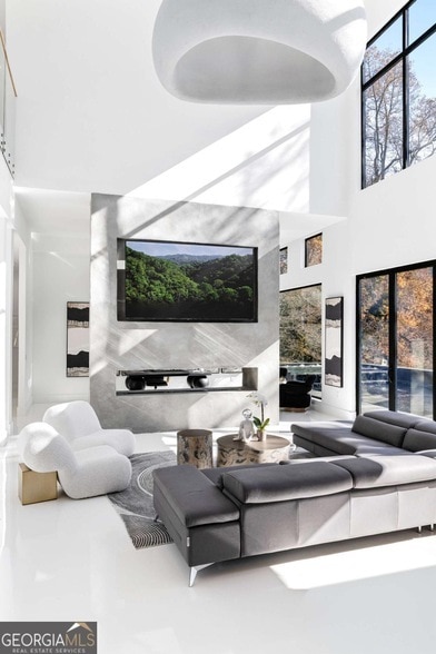 Building Photo - 3600 Lower Roswell Rd