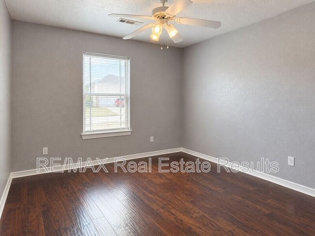 Building Photo - 3401 S 2nd Pl