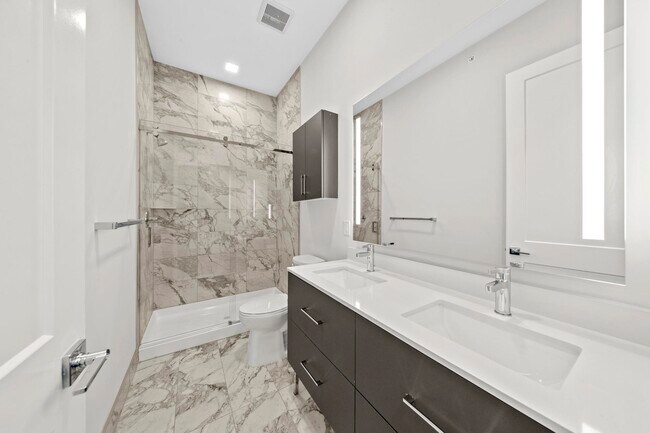 Building Photo - 121 34th St