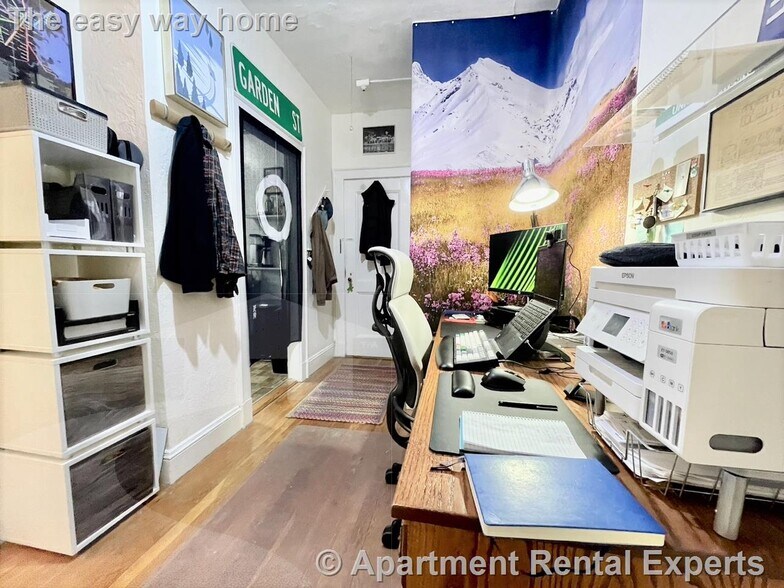 Building Photo - 73 Martin St