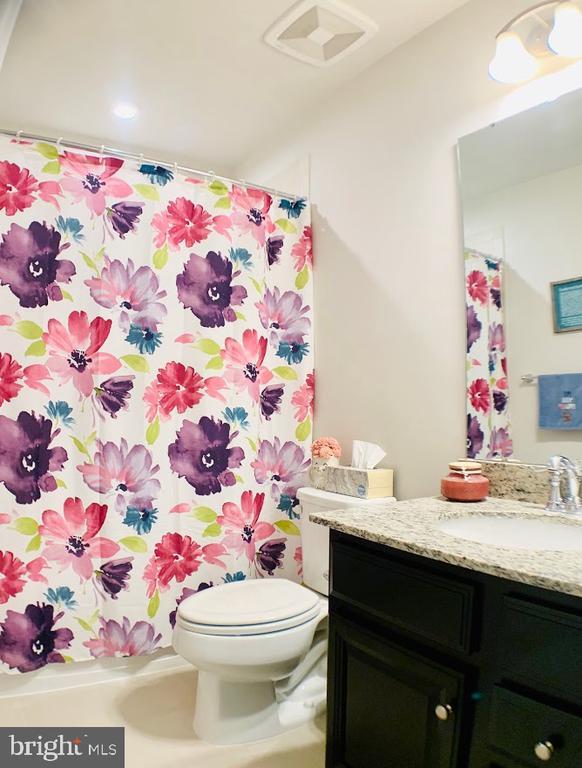 Building Photo - 408 Streamview Dr