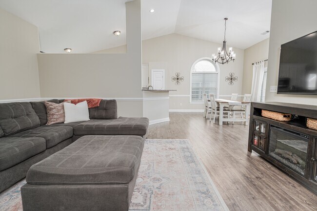 Building Photo - 104 Jubilee Pl