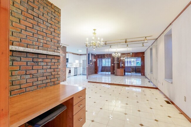 Building Photo - 71 Lubec St