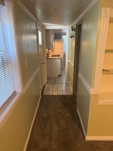 Building Photo - 277 N 8th W