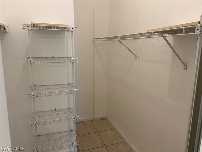 Building Photo - 3841 Schoolhouse Rd E