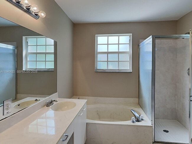 Building Photo - 15106 NW 6th Ct