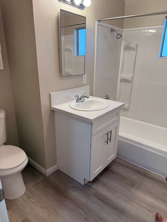 Building Photo - Updated 3BR/2BA home w/yard and garage in ...