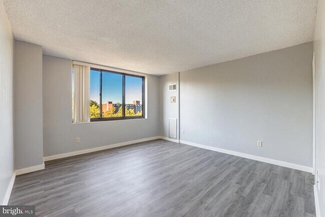 Building Photo - 5500 Holmes Run Pkwy