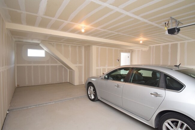 Building Photo - BRAND NEW 2 Bedroom Home in Millcreek!!