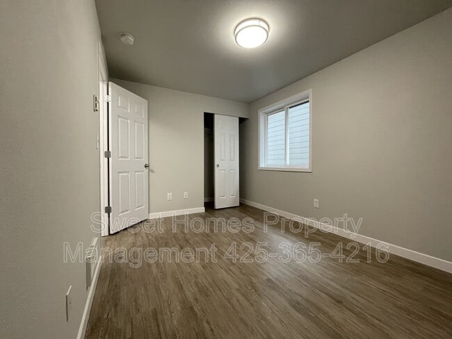 Building Photo - 14644 50th Ave NE