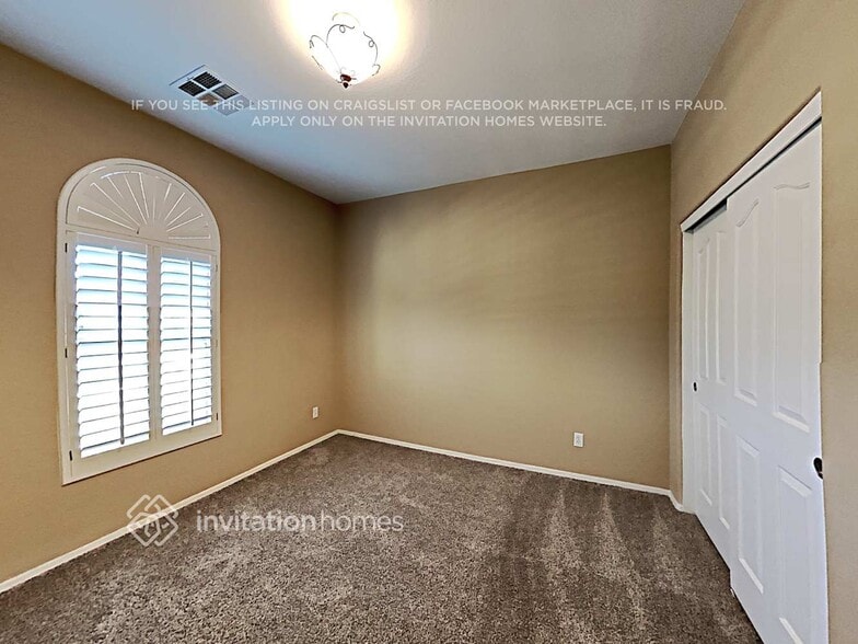 Building Photo - 21024 E Stonecrest Dr