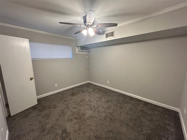 Building Photo - 807 Heights Blvd