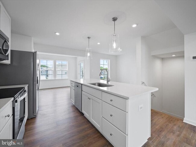 Building Photo - 258 Clifton Mnr
