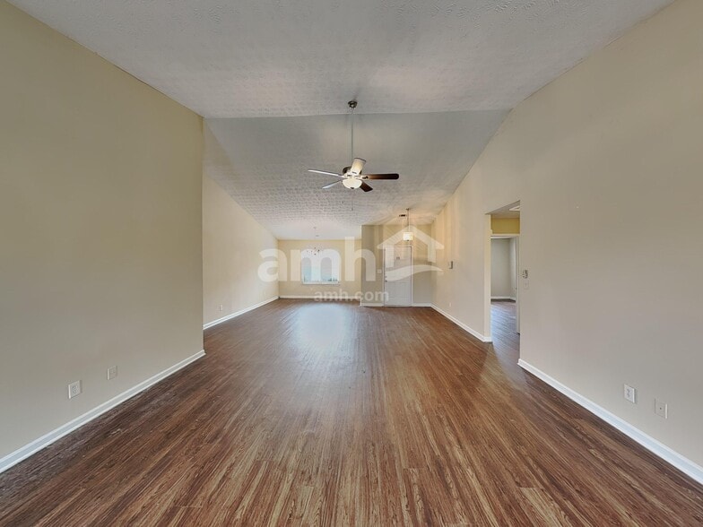 Building Photo - 186 Dean Way