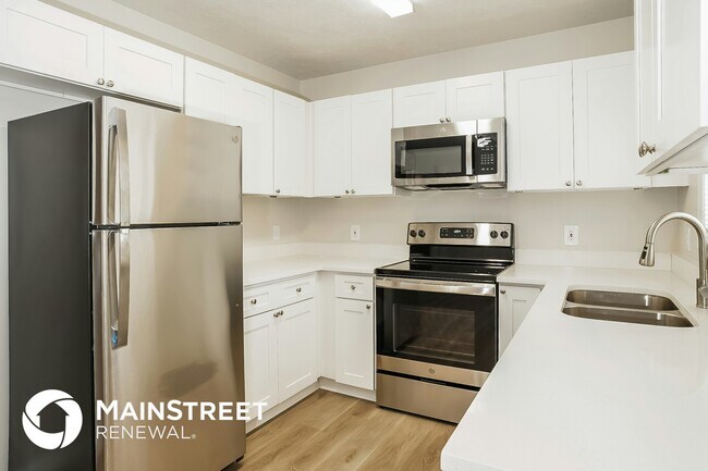 Building Photo - 114 Chriswood Ave